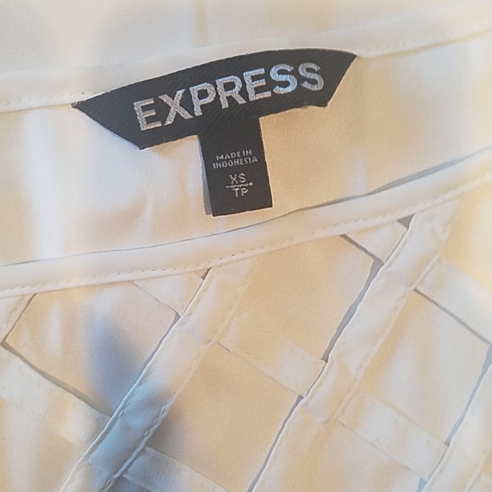 Express Blouse - Picture 2 of 3